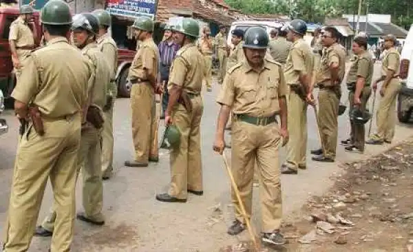 Unbelievable! Two Teenage Girls Abducted and Gang-raped in Front of Father Inside Moving Vehicle